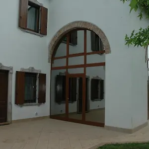 https://rose-rosse.hotelinveneto.com